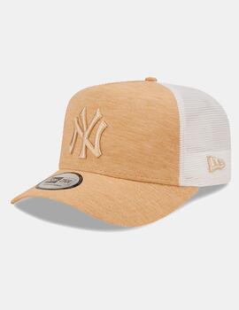 Gorra NEW ERA 9FORTY TRUCKER ESSENTIAL NYYAN-Taupe/White