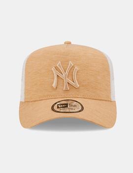 Gorra NEW ERA 9FORTY TRUCKER ESSENTIAL NYYAN-Taupe/White