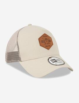 Gorra NEW ERA HERITAGE PATCH 940 AF TRUCKER NE - Crema