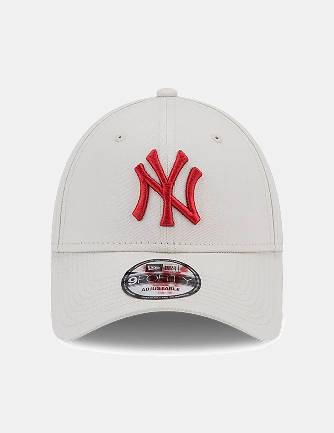 Gorra NEW ERA 940 ESSENTIAL NEW YORK YANKEES  - Stone/Card