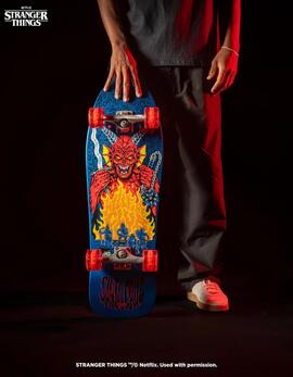Tabla Skate STA CRUZ X STRANGER THINGS KNOX 10.07'