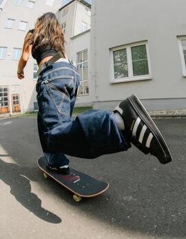 Zapatillas ADIDAS SUPERSTAR ADV - Black/White