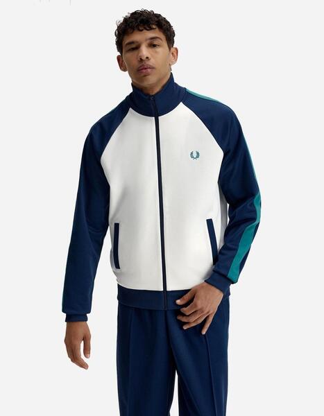 Gallery a23793 b4blblow